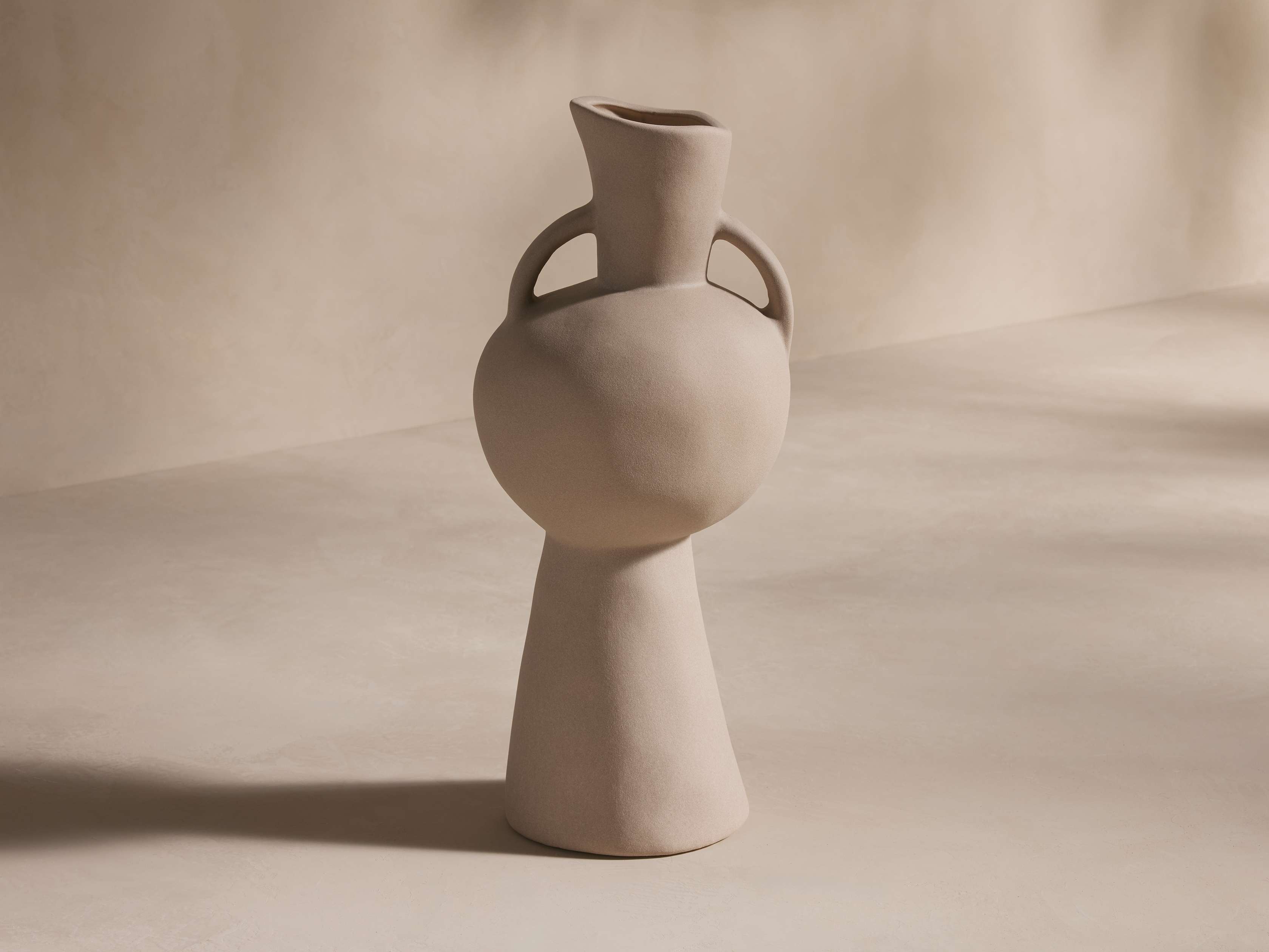 Calixta Vase
