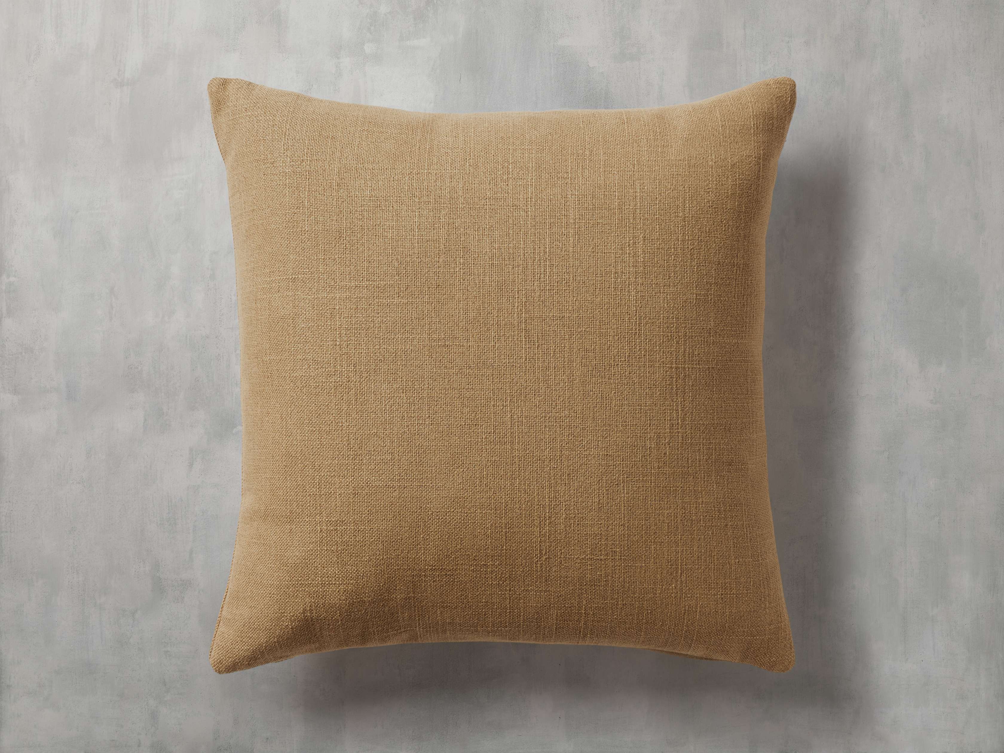 Izzy Pillow